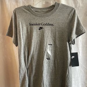 Sneaker goddess tee